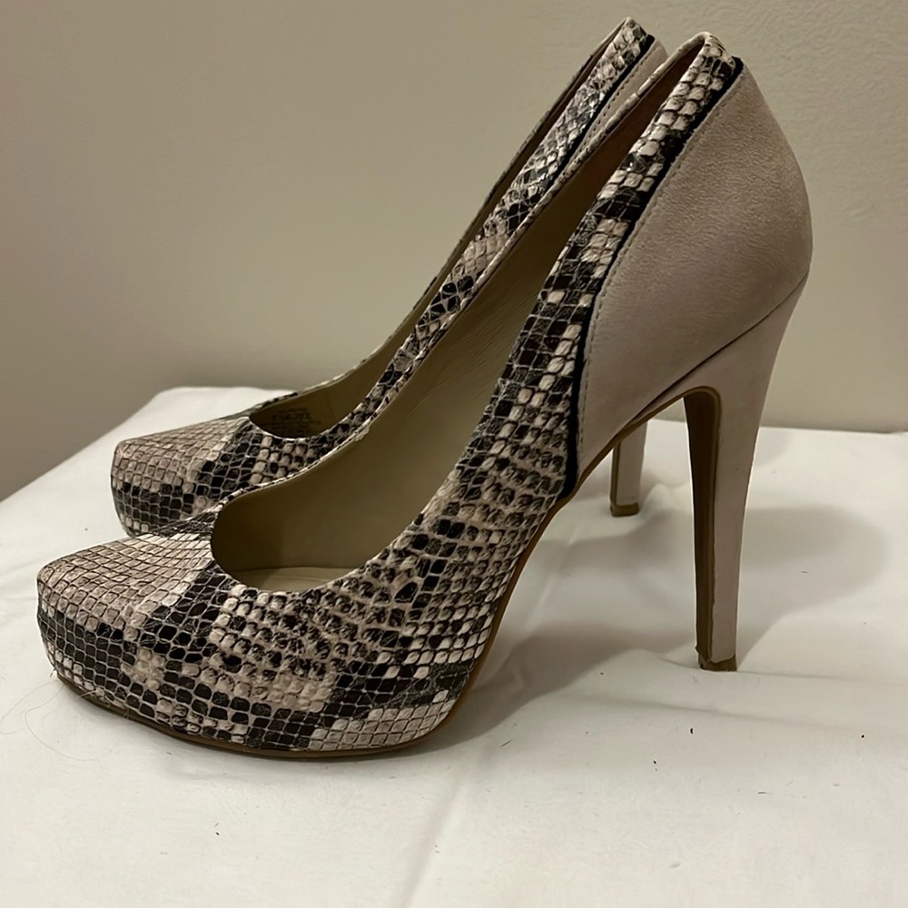 BCBGeneration Taupe Leather Suede Faux Snake Skin Pumps, Size 6.5